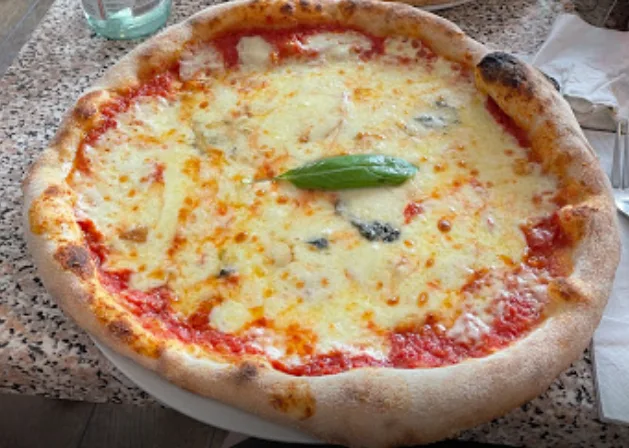Eating In - Papa Gee