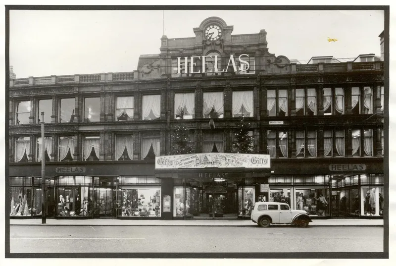 Heelas_exterior_Christmas_1952_3_ref_2016_l.jpg