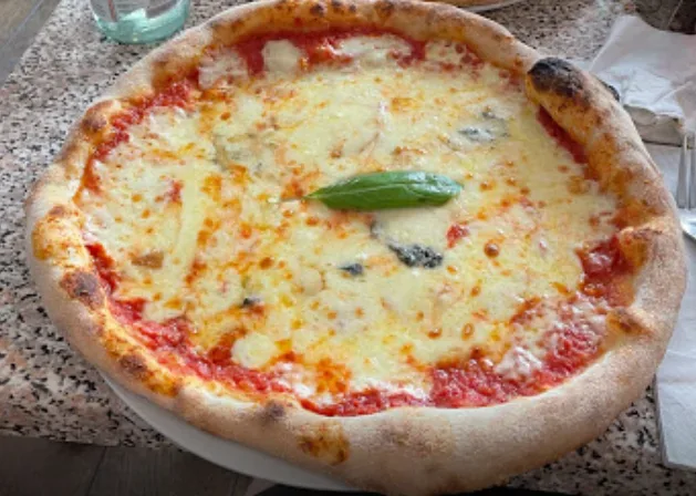 Eating In - Papa Gee